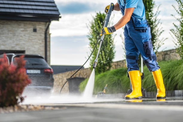 Professional Pressure Washing Services in Struthers, OH